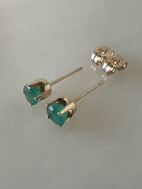 10k Solid Gold Emerald Stud Earrings